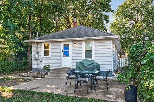 $325,000 | 1812 Carl Street, Lauderdale, MN 55113