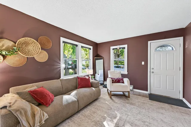 $325,000 | 1812 Carl Street, Lauderdale, MN 55113