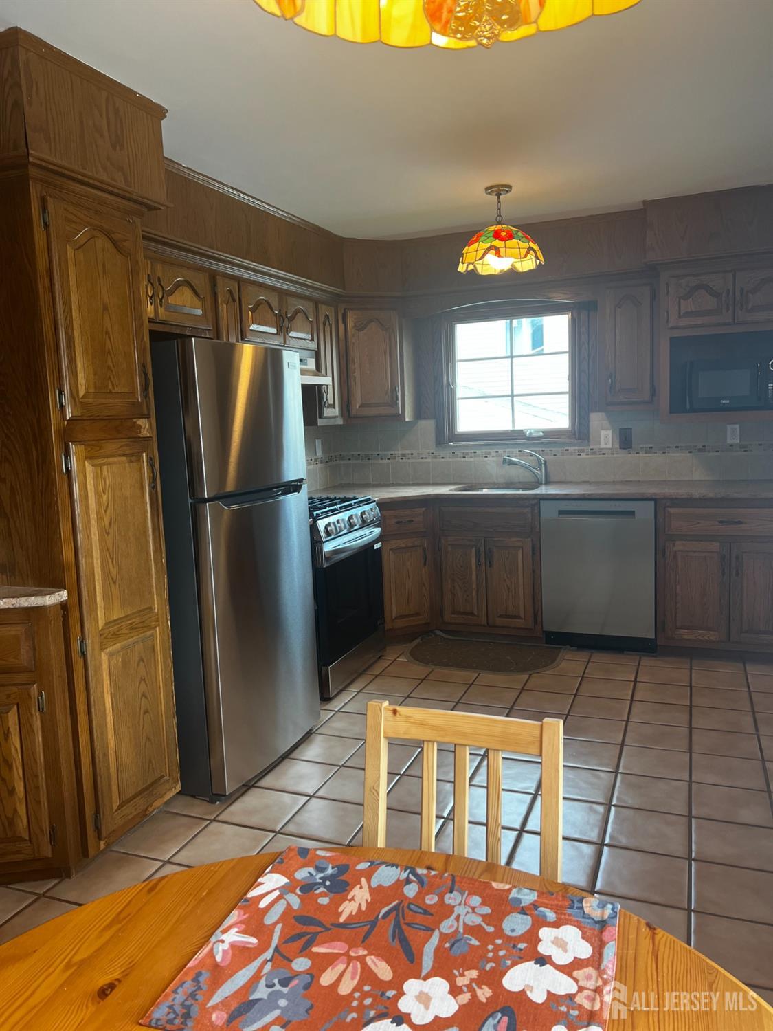 43 Lydia Lane Edison, NJ 08817 - Photo 7 of 29