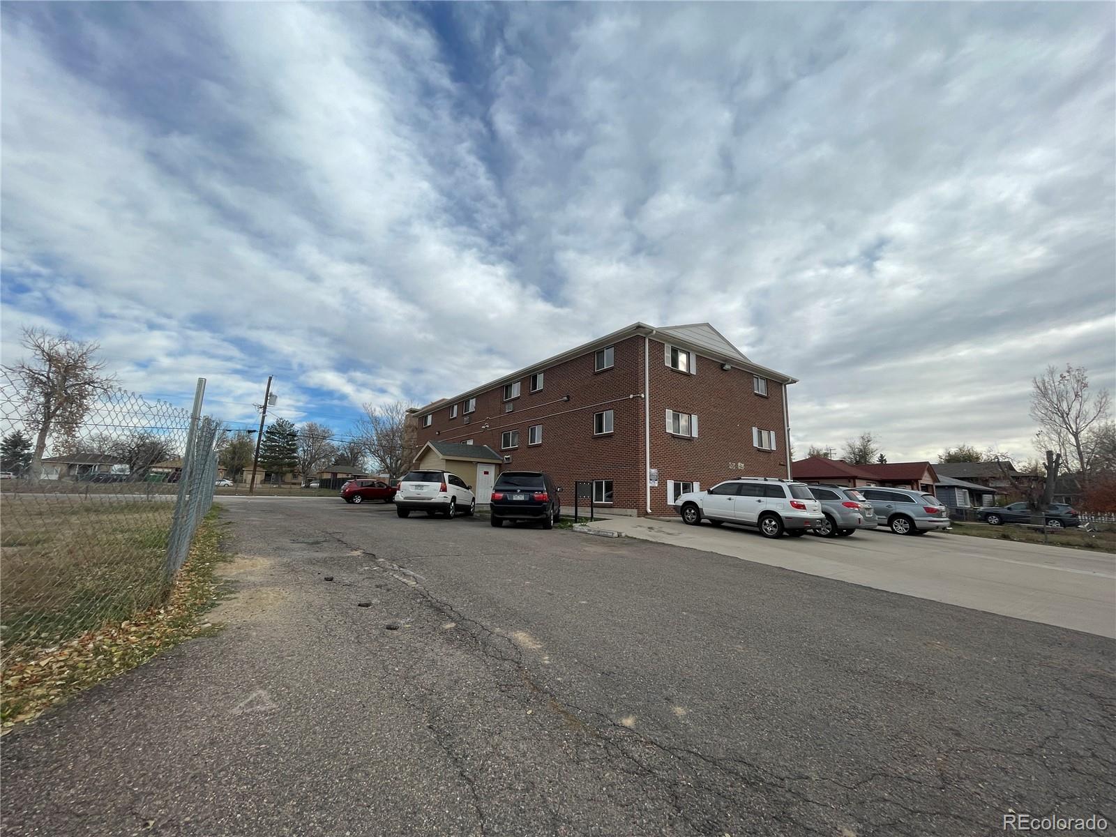 1676 Hanover Street, Unit 304 Aurora, CO 80010 - Photo 10 of 11