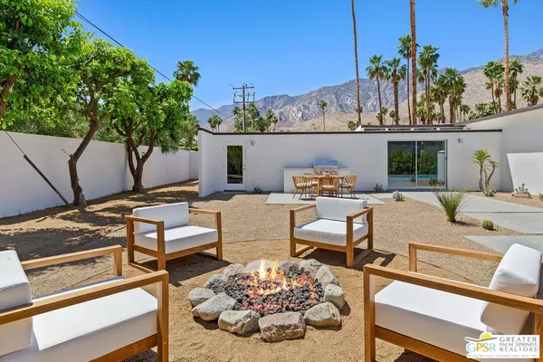 $2,495,000 | 2020 South Navajo Drive, Palm Springs, CA 92264
