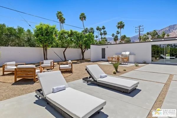 $2,495,000 | 2020 South Navajo Drive, Palm Springs, CA 92264
