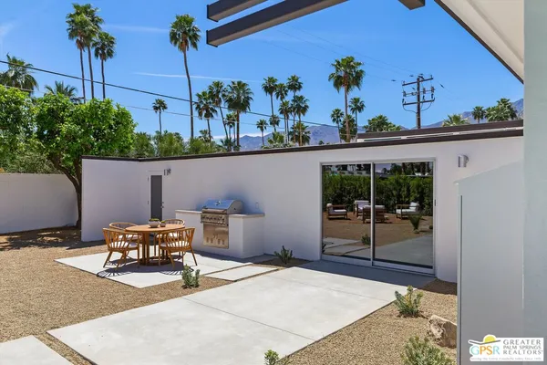 $2,495,000 | 2020 South Navajo Drive, Palm Springs, CA 92264