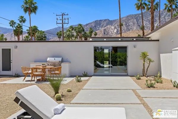 $2,495,000 | 2020 South Navajo Drive, Palm Springs, CA 92264