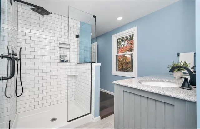 $379,900 | 346 Middlebury Road, Middlebury, CT 06762