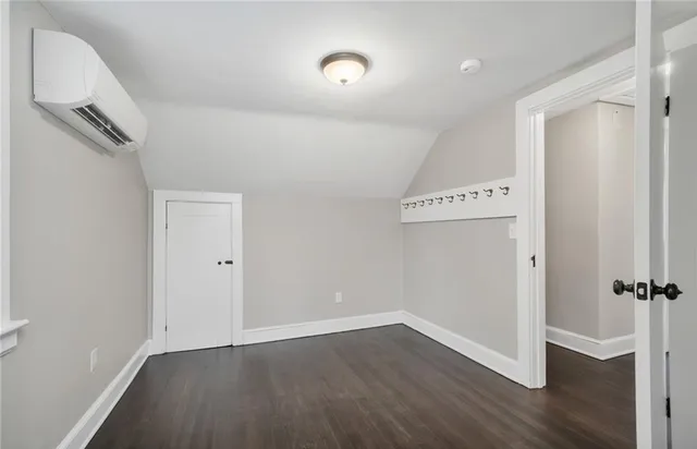 $379,900 | 346 Middlebury Road, Middlebury, CT 06762