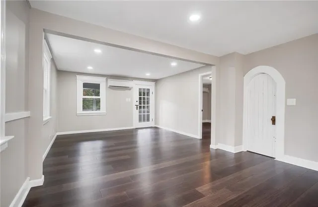 $379,900 | 346 Middlebury Road, Middlebury, CT 06762