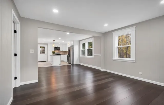 $379,900 | 346 Middlebury Road, Middlebury, CT 06762