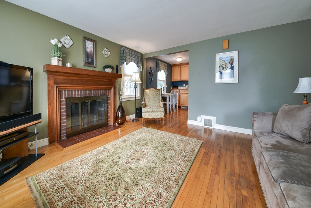54 Elda Road Framingham, MA 01701 - Photo 2 of 20