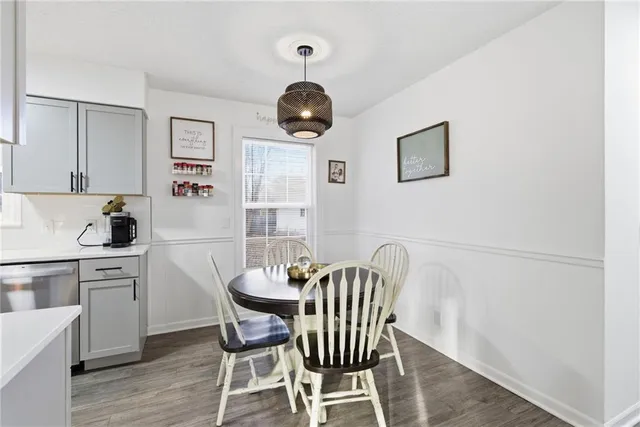 $300,000 | 504 East Oak Street, Olathe, KS 66061