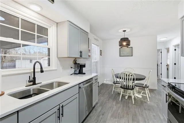 $300,000 | 504 East Oak Street, Olathe, KS 66061