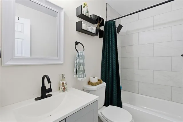 $300,000 | 504 East Oak Street, Olathe, KS 66061