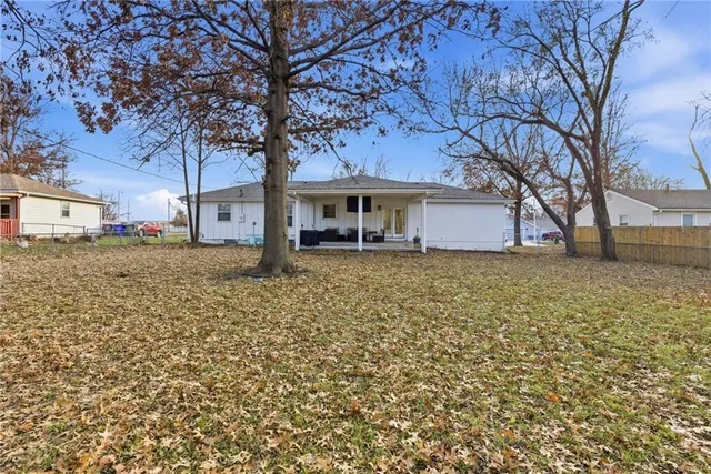 $300,000 | 504 East Oak Street, Olathe, KS 66061