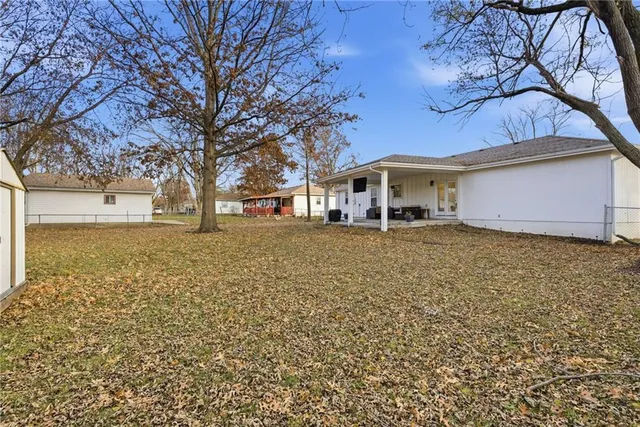 $300,000 | 504 East Oak Street, Olathe, KS 66061