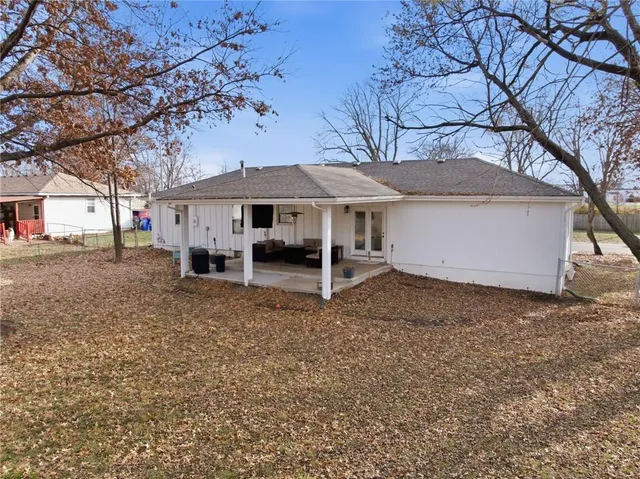 $300,000 | 504 East Oak Street, Olathe, KS 66061