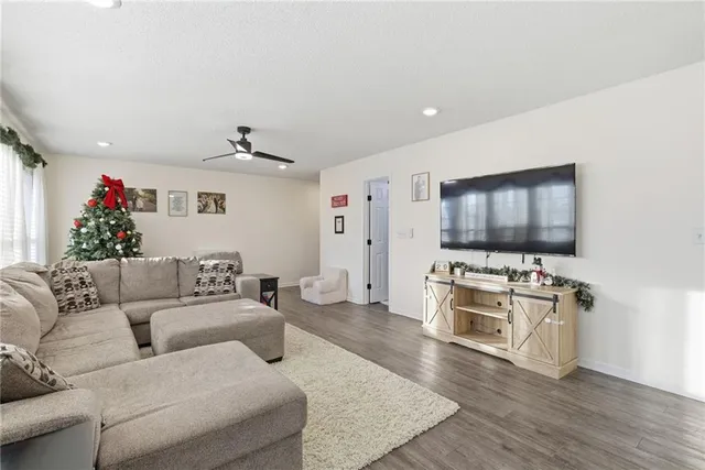 $300,000 | 504 East Oak Street, Olathe, KS 66061