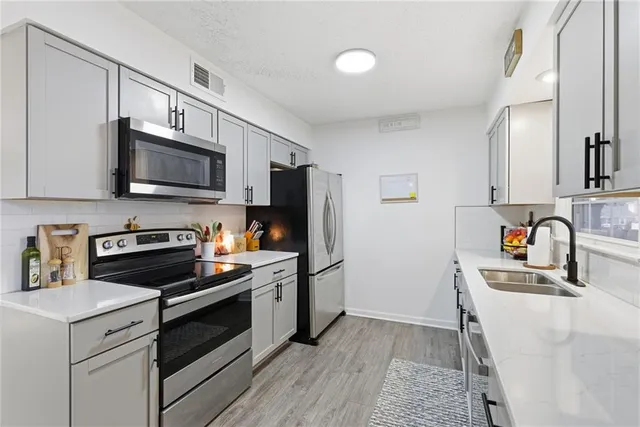 $300,000 | 504 East Oak Street, Olathe, KS 66061