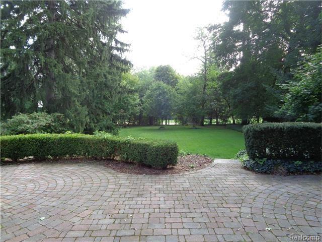 735 Shirley Road Birmingham, MI 48009 - Photo 8 of 9 9.jpg