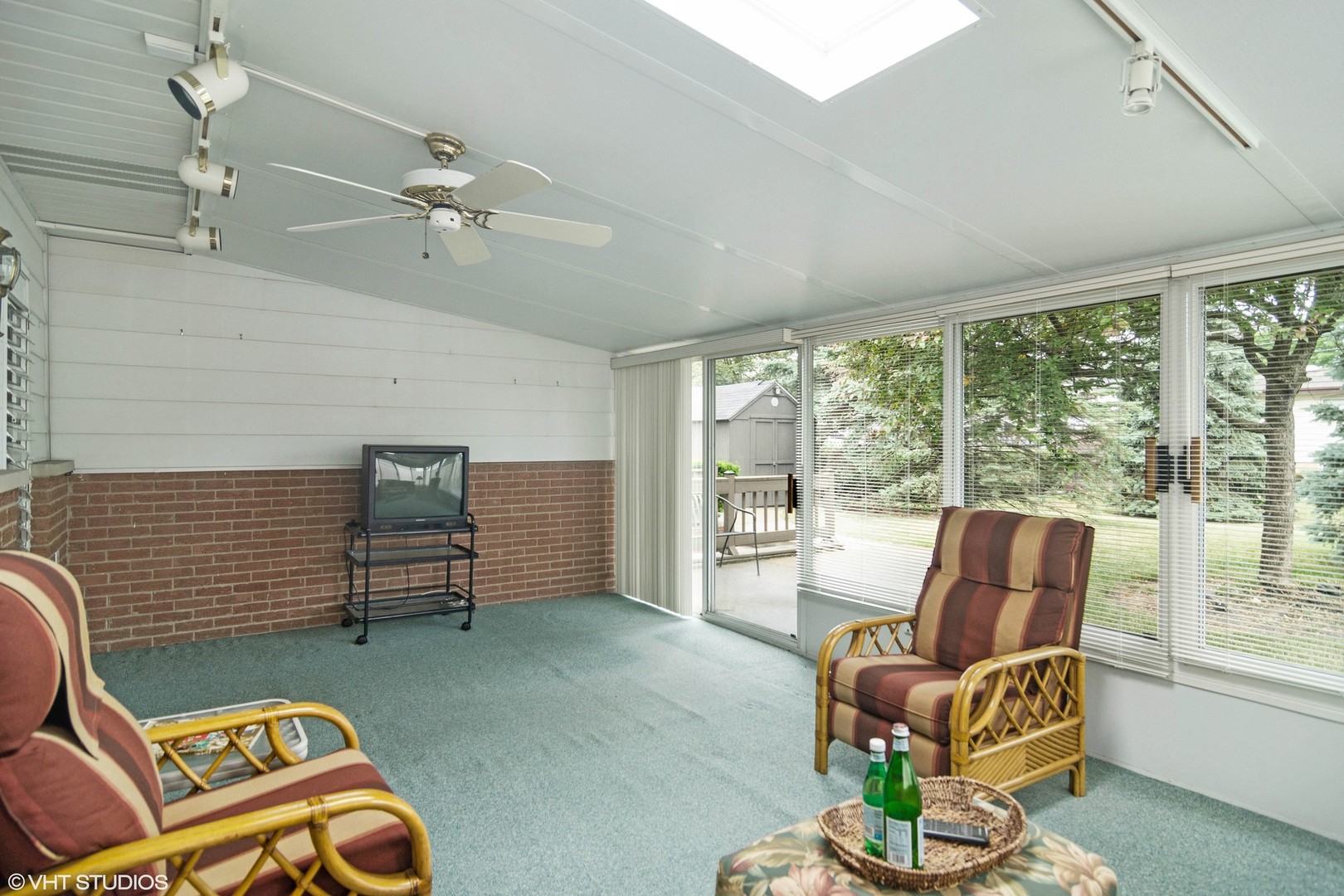 174 Lance Drive Des Plaines, IL 60016 - Photo 16 of 25 a living room with furniture and a window