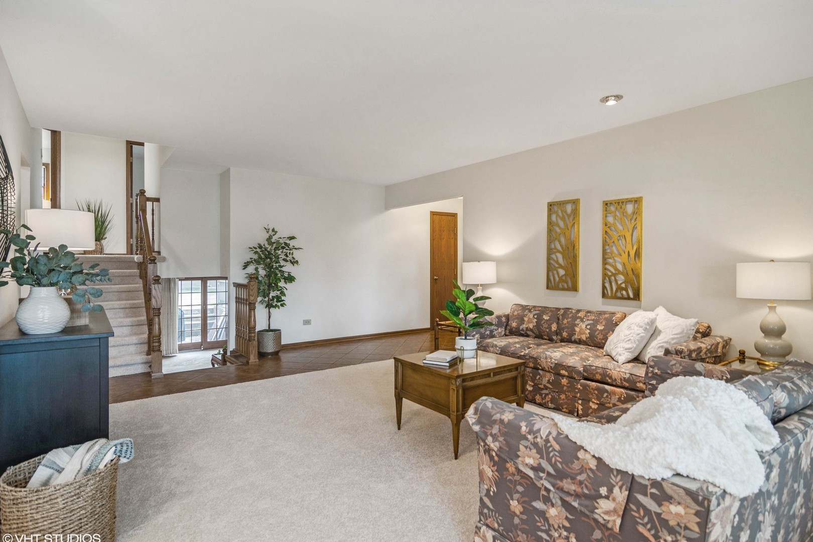 174 Lance Drive Des Plaines, IL 60016 - Photo 4 of 25 a living room with furniture and a potted plant
