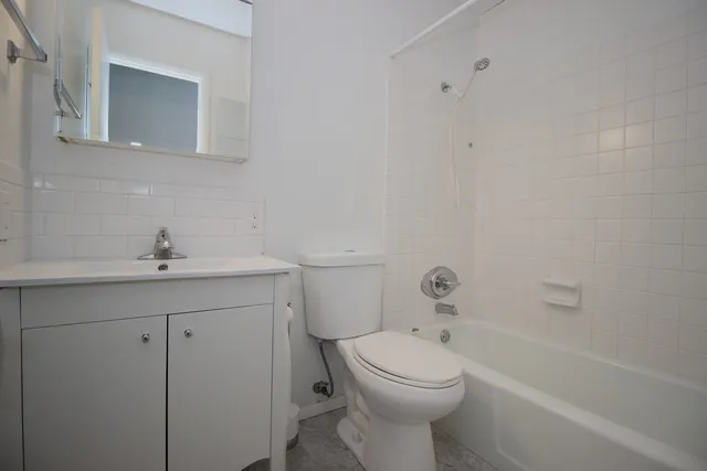 $104,900 | 105 South Towanda Avenue, Unit 19, Normal, IL 61761