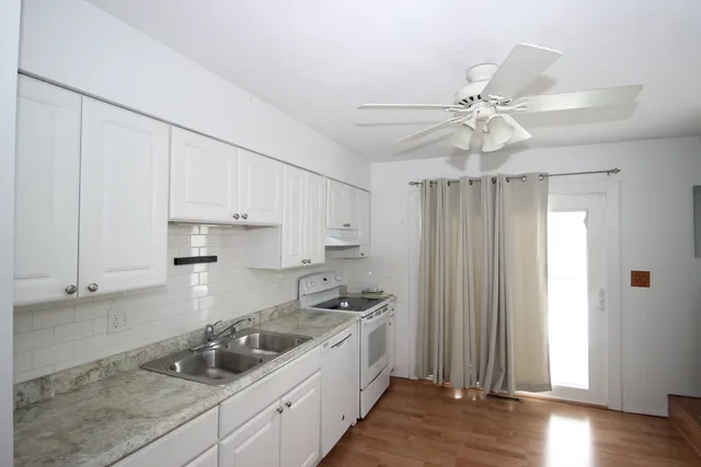 $104,900 | 105 South Towanda Avenue, Unit 19, Normal, IL 61761