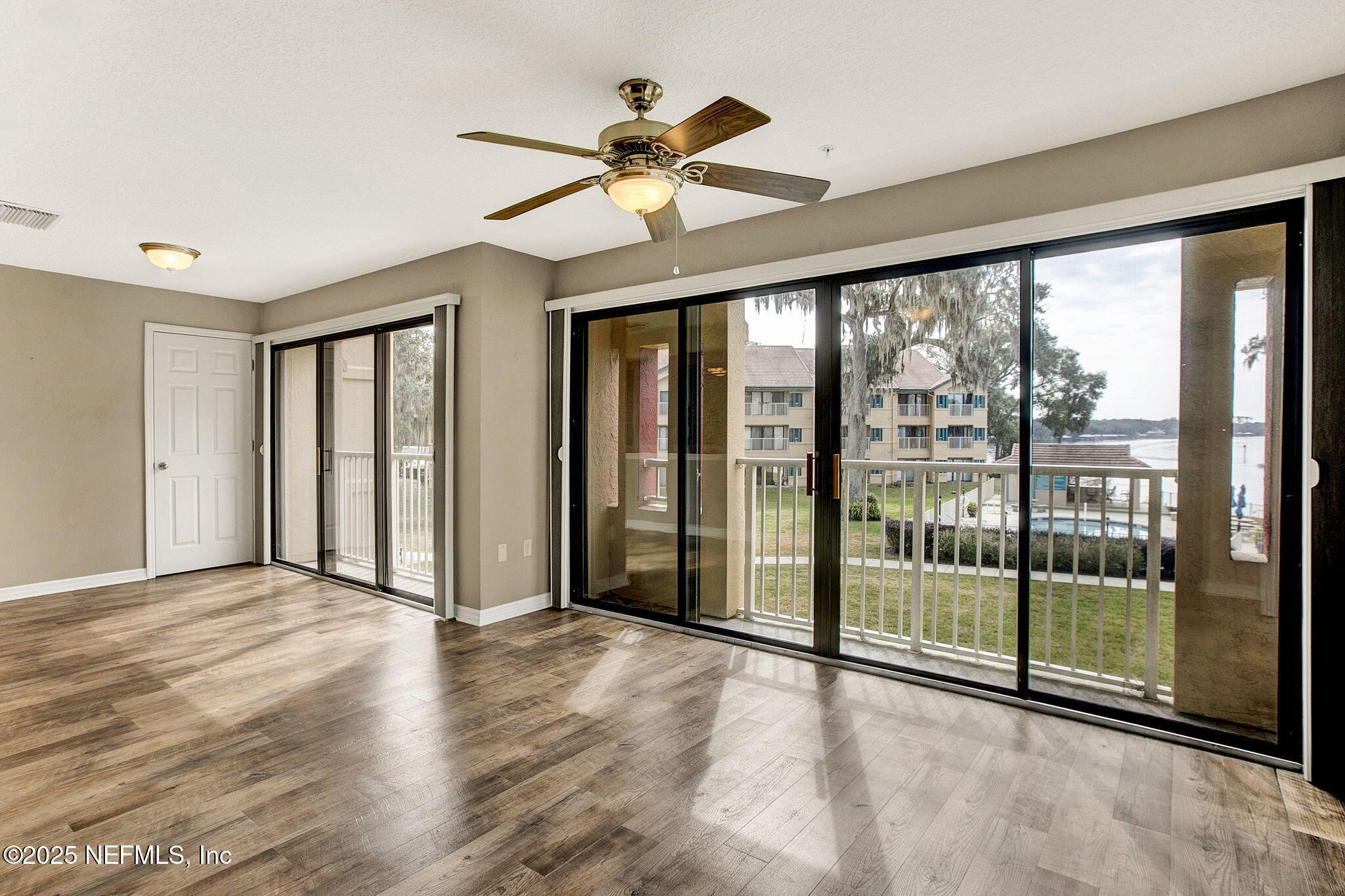 99 Broad River Place, Unit 2201 Welaka, FL 32193 - Photo 11 of 42 Sunroom