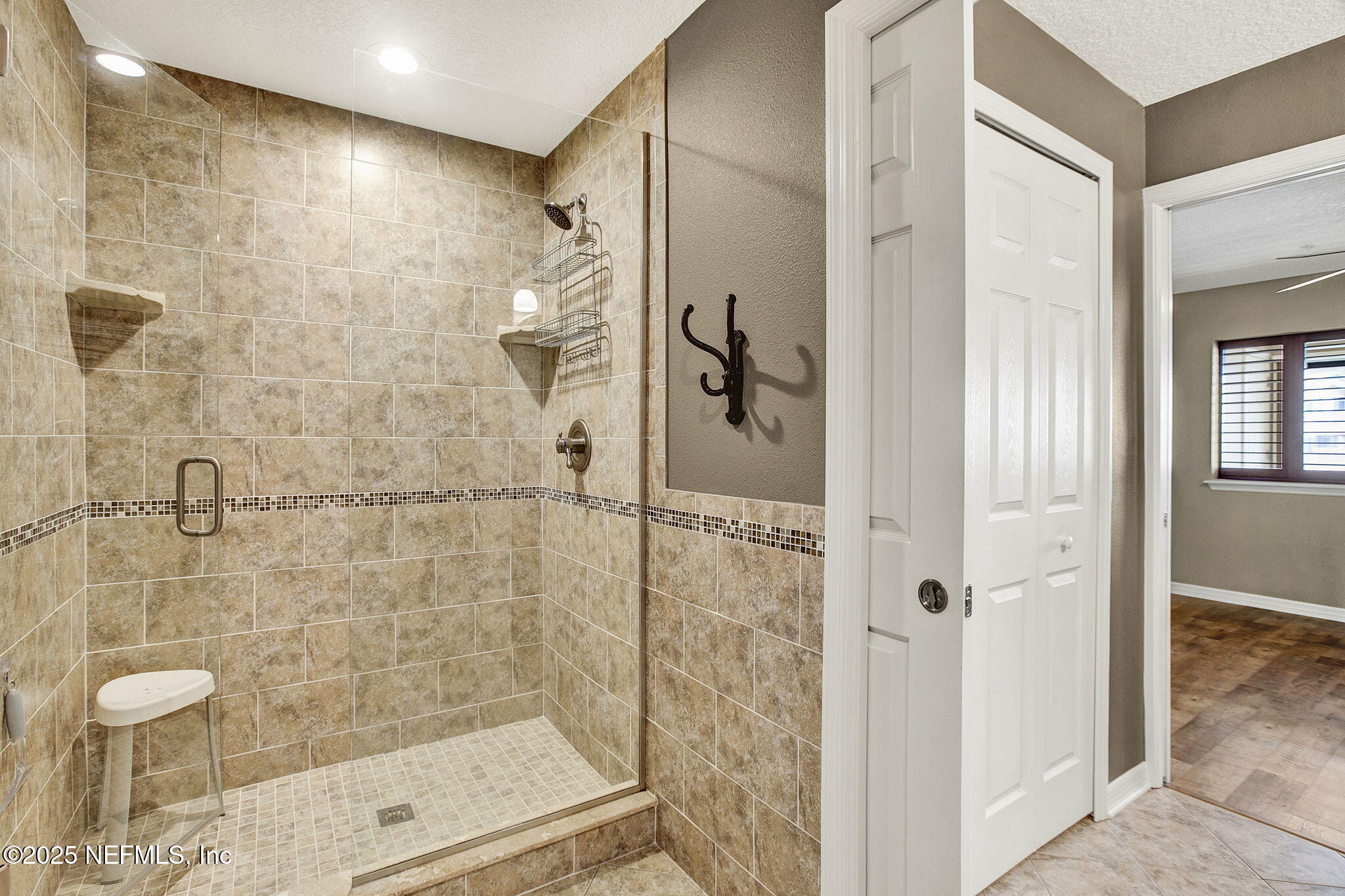 99 Broad River Place, Unit 2201 Welaka, FL 32193 - Photo 19 of 42 Primary Bathroom