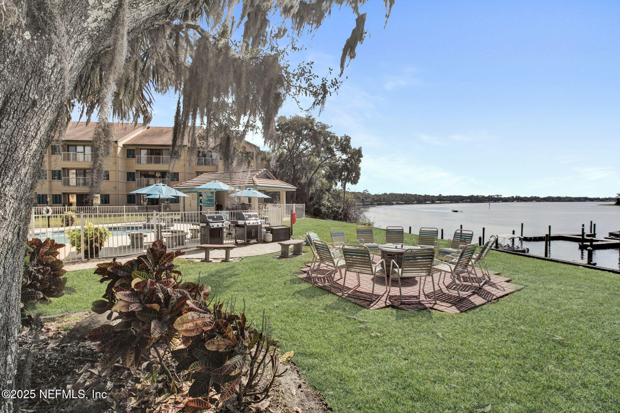 99 Broad River Place, Unit 2201 Welaka, FL 32193 - Photo 27 of 42 Fire Pit