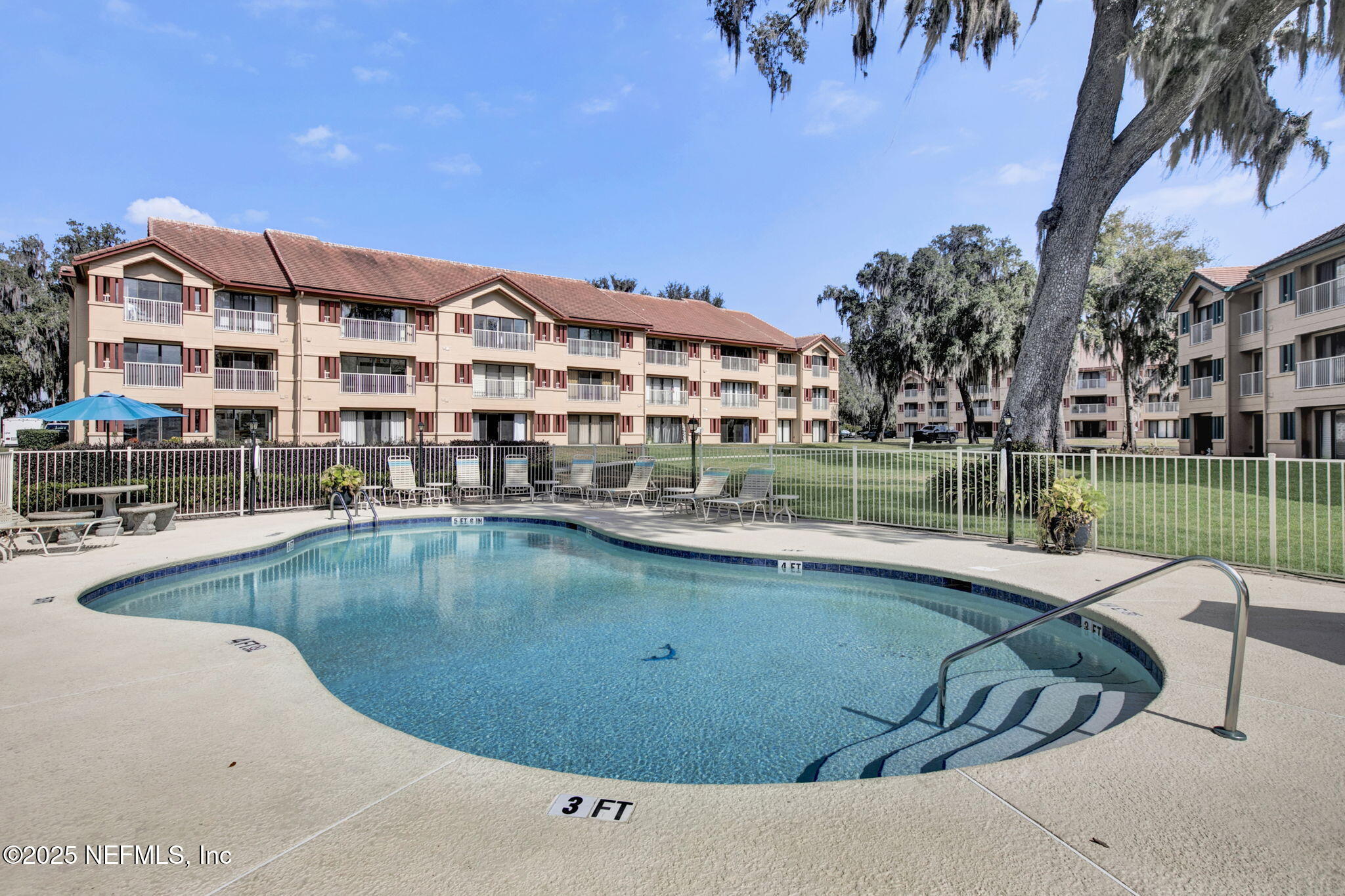 99 Broad River Place, Unit 2201 Welaka, FL 32193 - Photo 31 of 42 Pool and Buiding 2