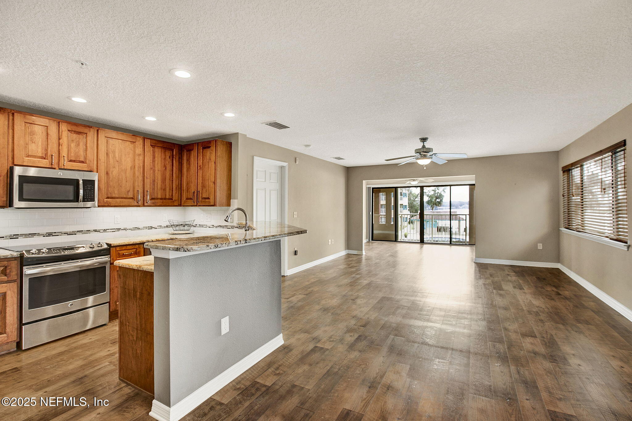 99 Broad River Place, Unit 2201 Welaka, FL 32193 - Photo 4 of 42 Kitchen/Dining Room/ Living Room
