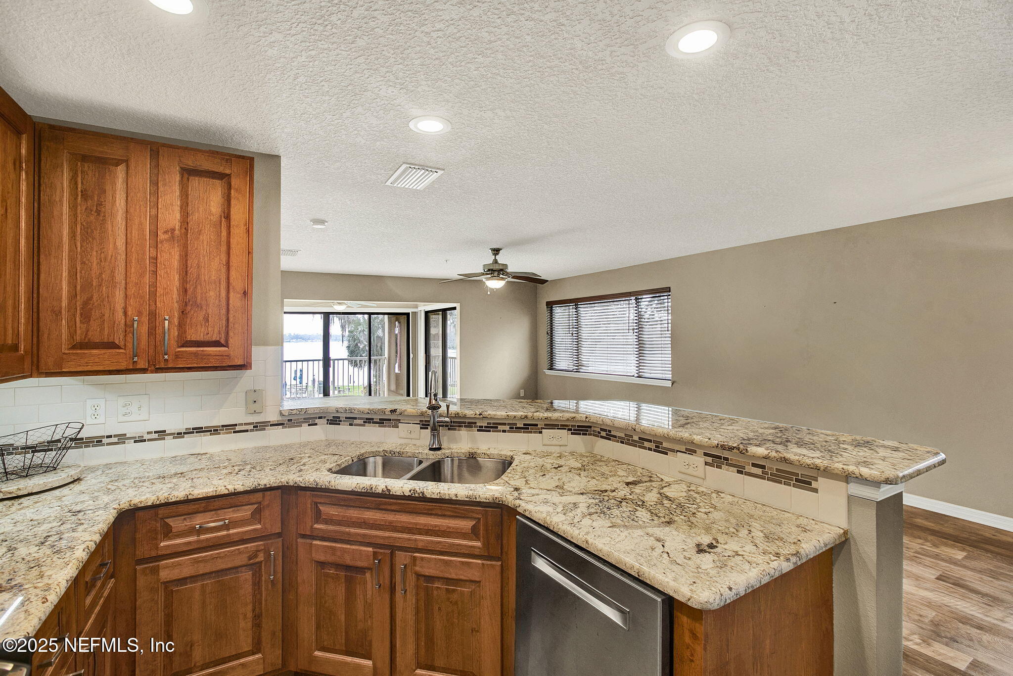 99 Broad River Place, Unit 2201 Welaka, FL 32193 - Photo 5 of 42 Kitchen