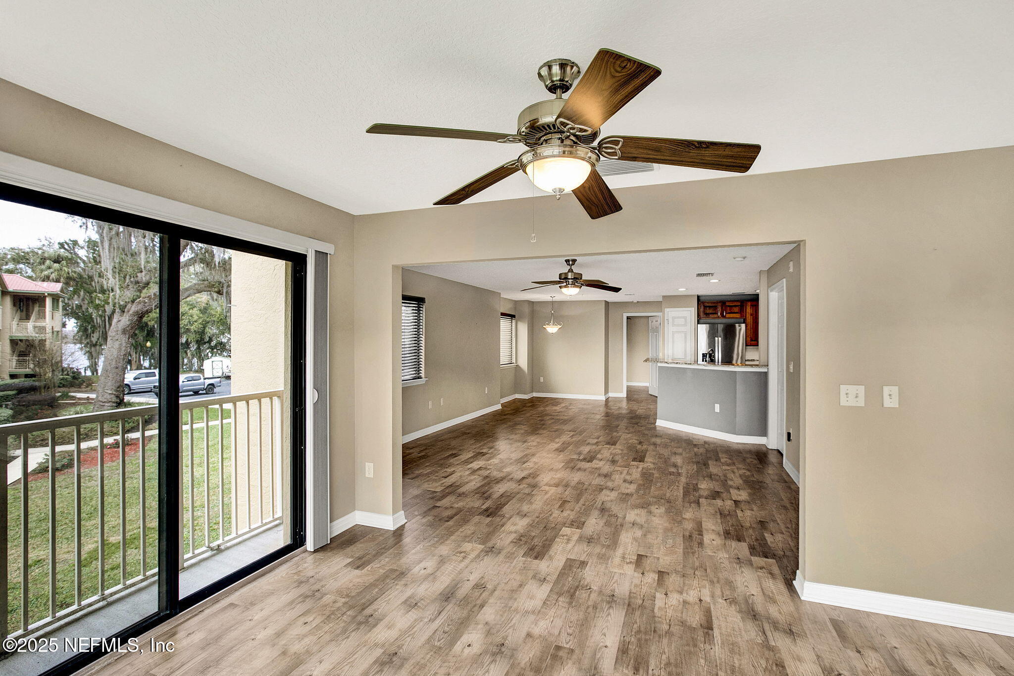 99 Broad River Place, Unit 2201 Welaka, FL 32193 - Photo 10 of 42 Sunroom/Indoor Patio