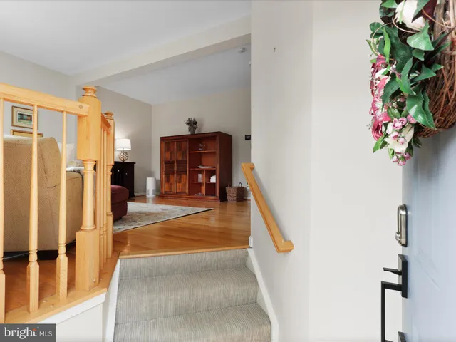 a view of livingroom with furniture