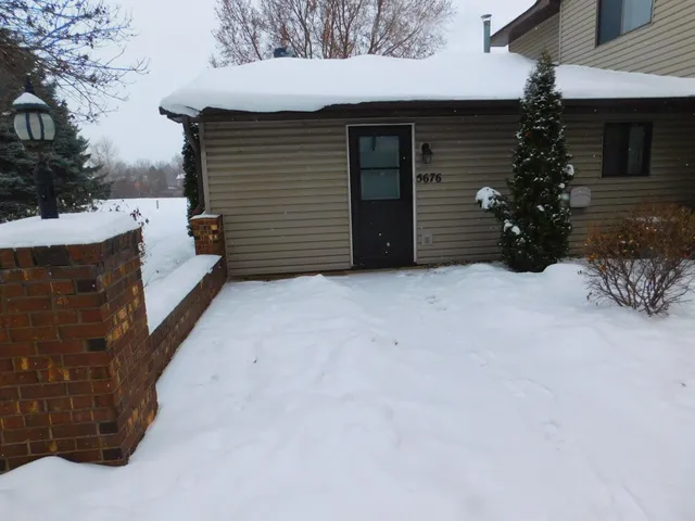 $209,900 | 5676 Brandlwood Court, Unit 53, White Bear Lake, MN 55110