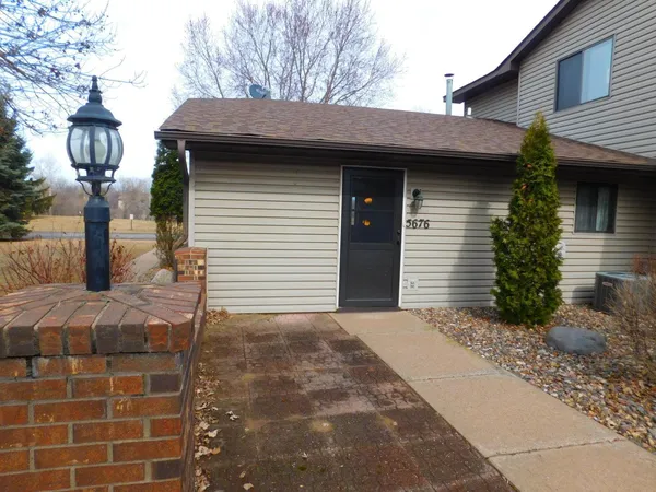 $189,900 | 5676 Brandlwood Court, Unit 53, White Bear Lake, MN 55110