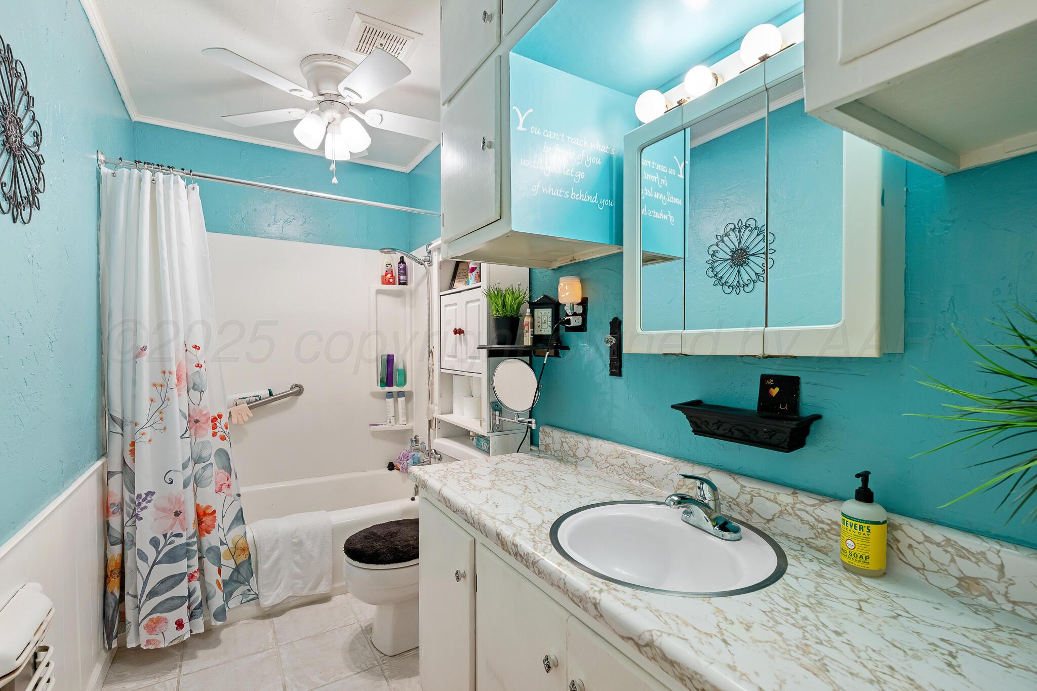 2804 Rule Street Amarillo, TX 79107 - Photo 14 of 18 2nd Bathroom