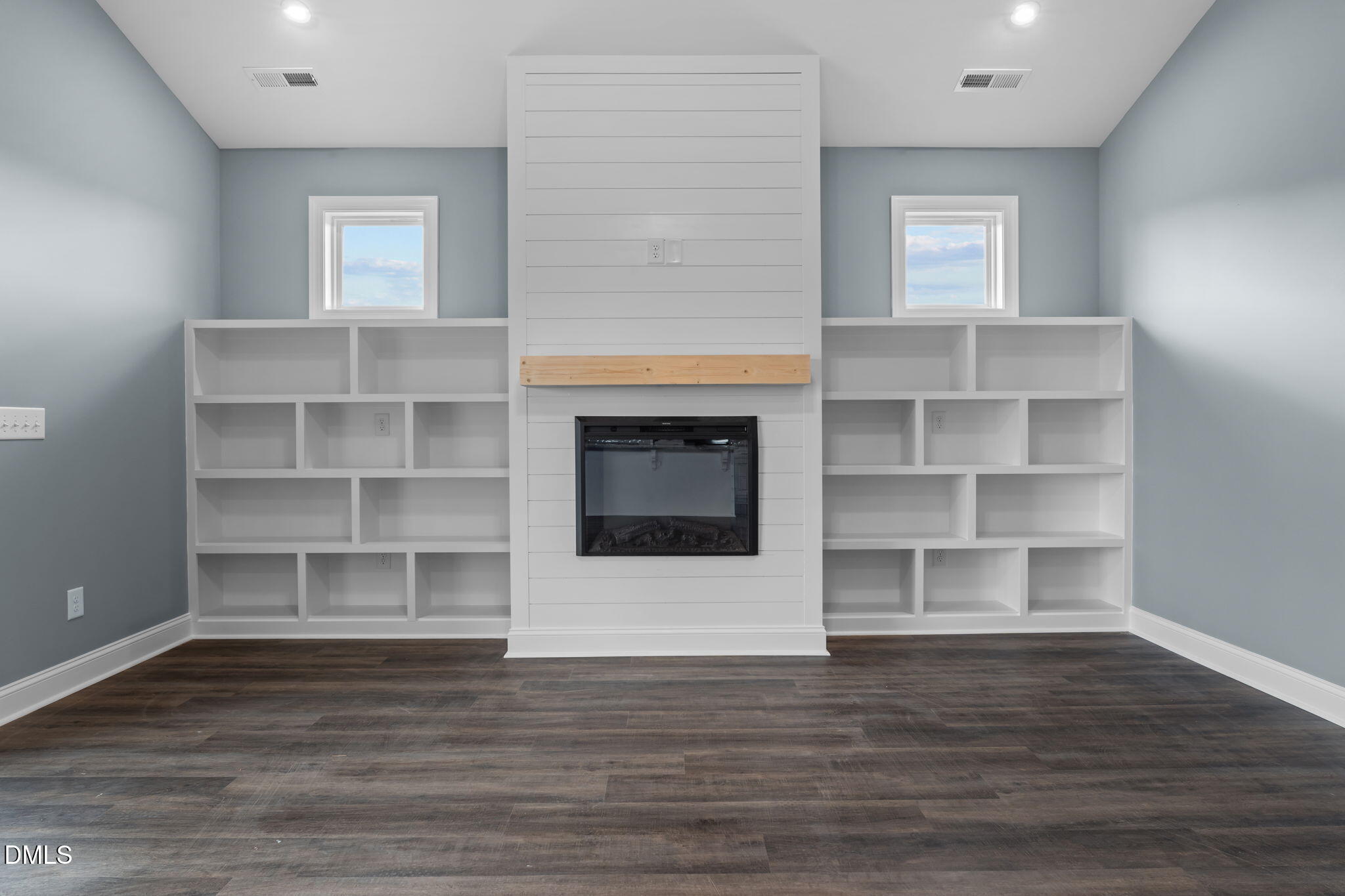 9059 Byron Court Bailey, NC 27807 - Photo 8 of 42 Great Room 2