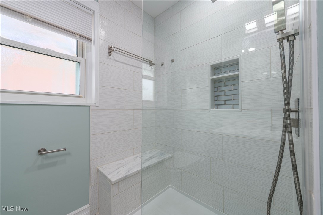 10514 Snow Road Parma, OH 44130 - Photo 20 of 50 2nd View of Main Bathroom w/Custom Shower