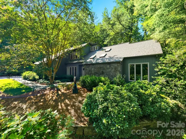 $629,900 | 414 Stonecroft Drive Southeast, Lenoir, NC 28645