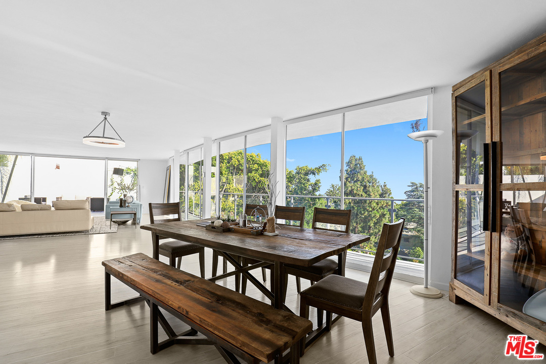 9370 Claircrest Drive Beverly Hills, CA 90210 - Photo 9 of 27