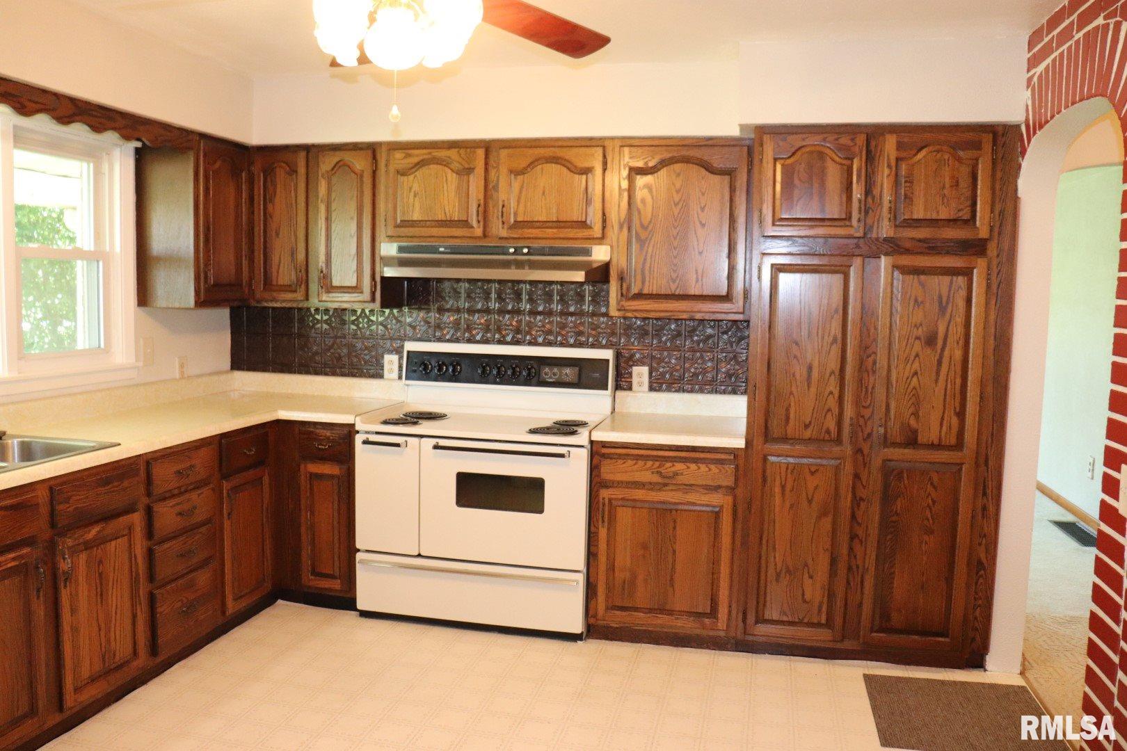 13579 North Manito Road Manito, IL 61546 - Photo 28 of 49 Gallery Image 28