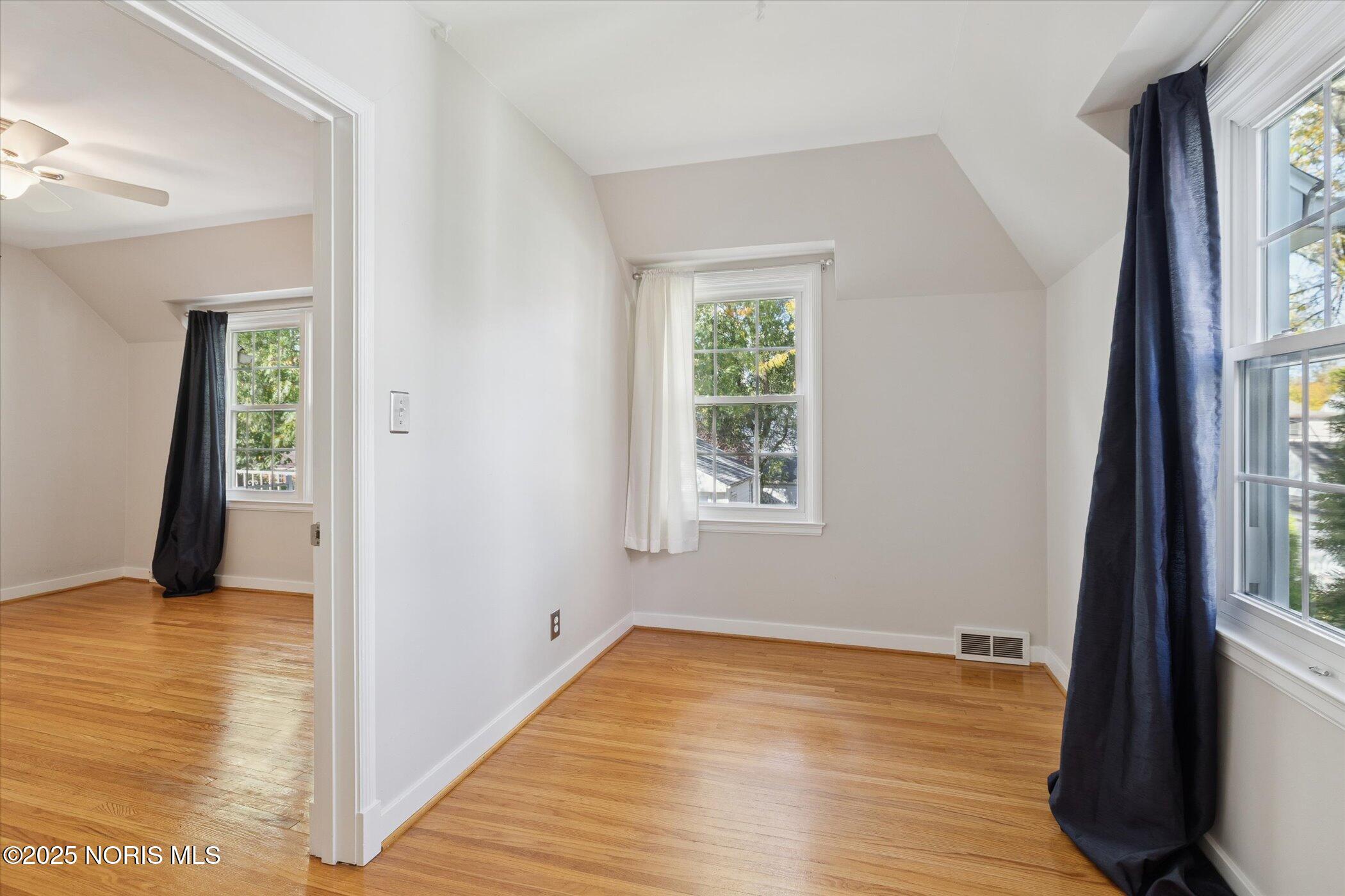 3324 Pelham Road Toledo, OH 43606 - Photo 45 of 59 48-3324-Pelham-Rd-WindowStill-Photograph