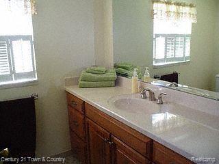 135 Longford Drive Rochester, MI 48309 - Photo 11 of 23 Updated Master Bath