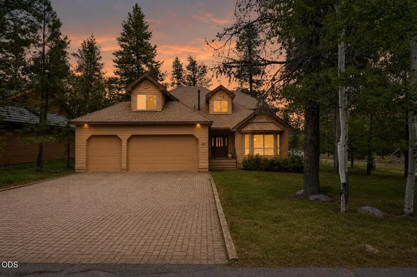 $1,199,000 | 18004 Tan Oak Lane, Bend, OR 97707