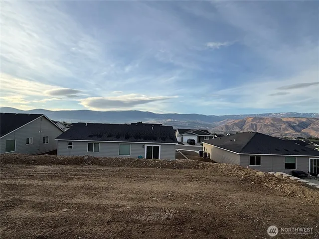 $514,900 | 2368 2nd Street Southeast, East Wenatchee, WA 98802