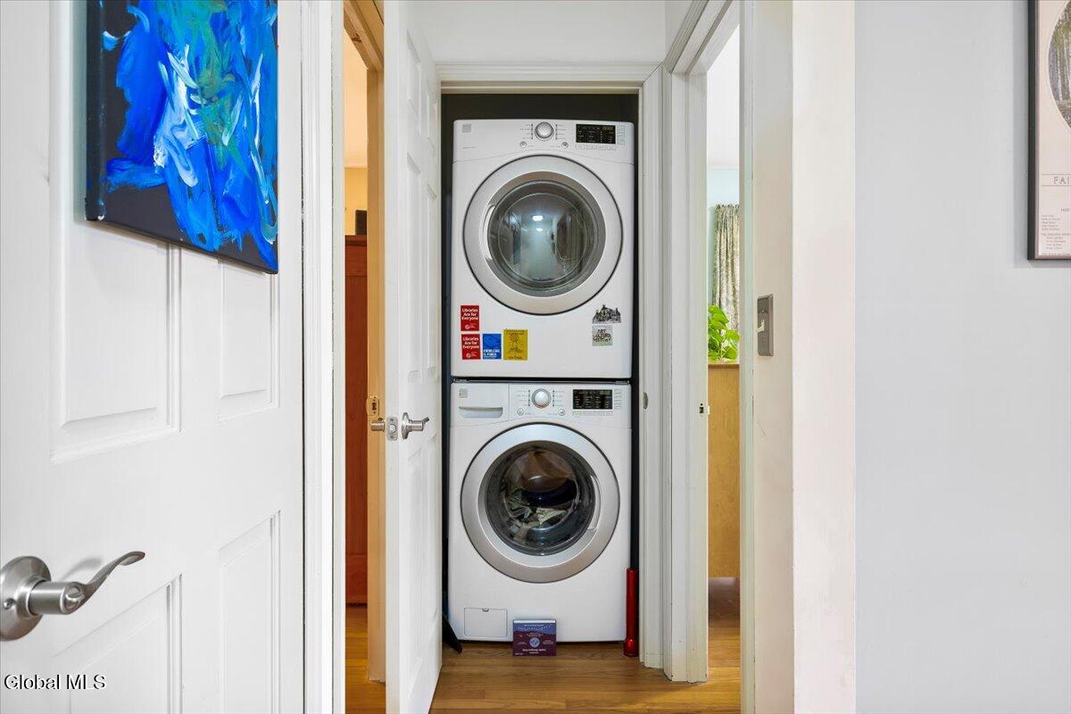 2023 Mc Clellan Street Schenectady, NY 12308 - Photo 15 of 33 12-IMG_7735