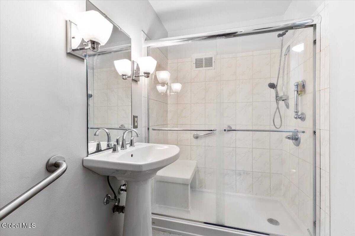 2023 Mc Clellan Street Schenectady, NY 12308 - Photo 17 of 33 14-IMG_7772