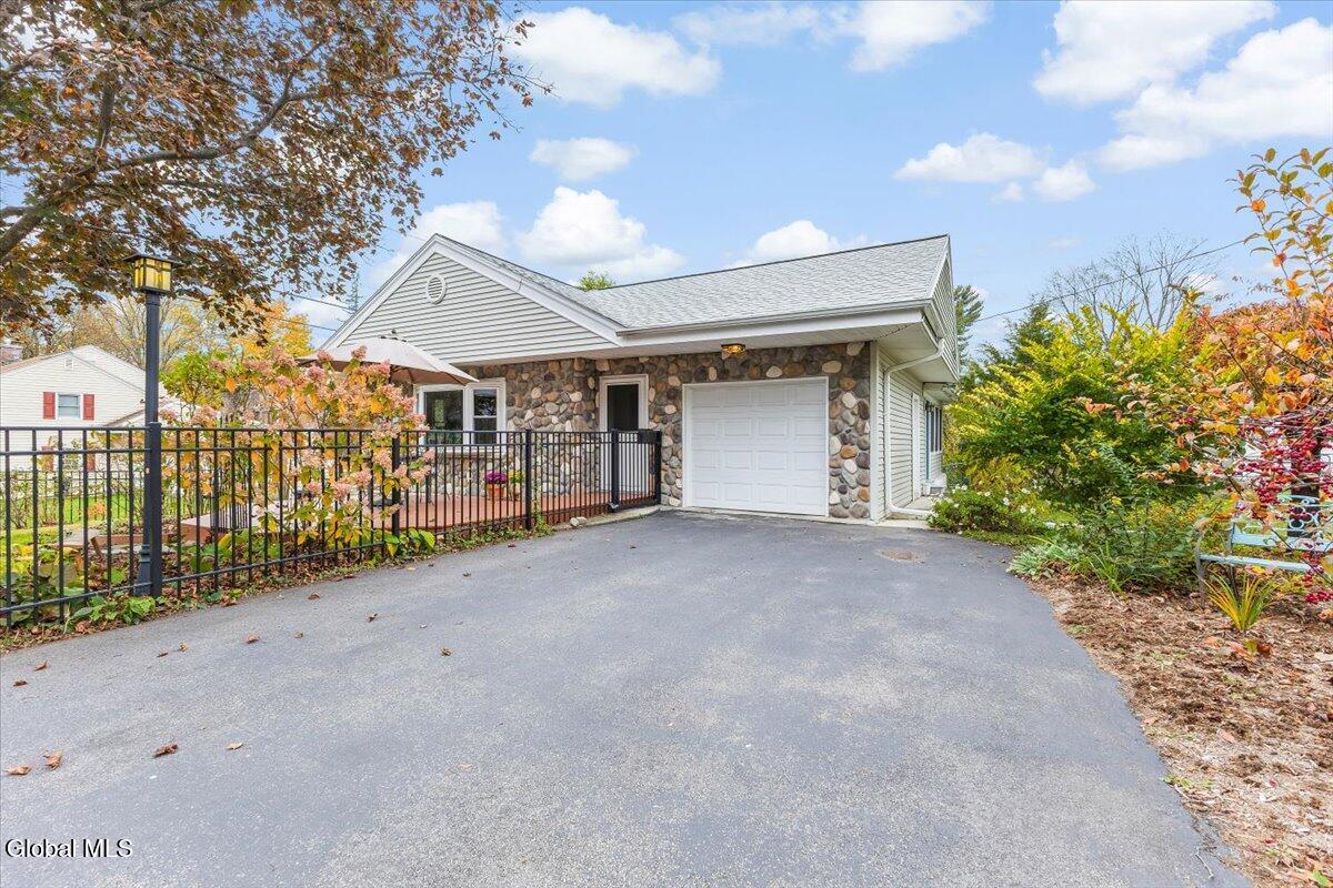 2023 Mc Clellan Street Schenectady, NY 12308 - Photo 29 of 33 28-IMG_8086