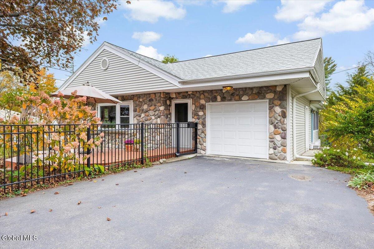 2023 Mc Clellan Street Schenectady, NY 12308 - Photo 30 of 33 29-IMG_8097